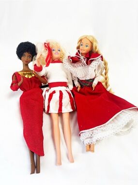 Vintage BARBIES Set Of 3 from the 80’s/90’s